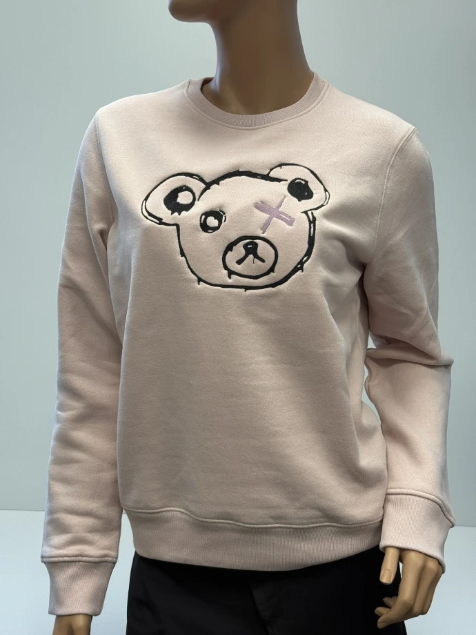 Sweat personnalisé avec ours brodé dans le Jura