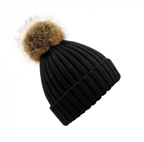 Women’s faux-fur pom-pom hat